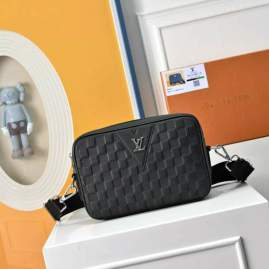 Picture of Louis Vuitton Mens Bags _SKUfw216011202fw